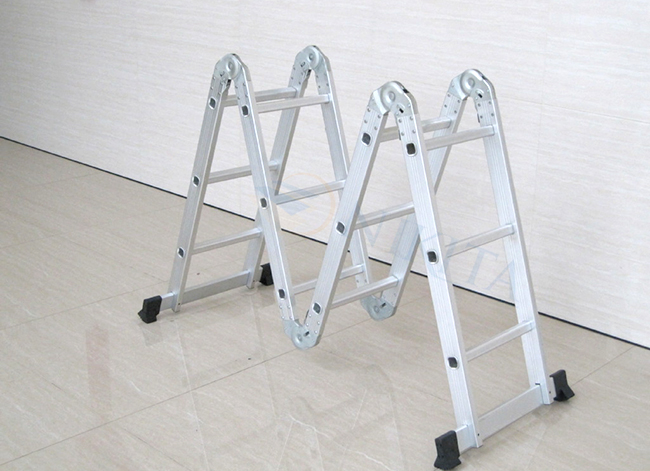 Thang gấp gọn để vào cốp xe