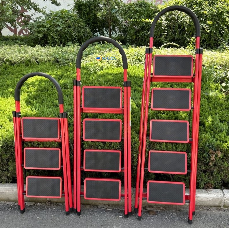 Thang ghế khung sắt gấp gọn NKT-52 màu đỏ