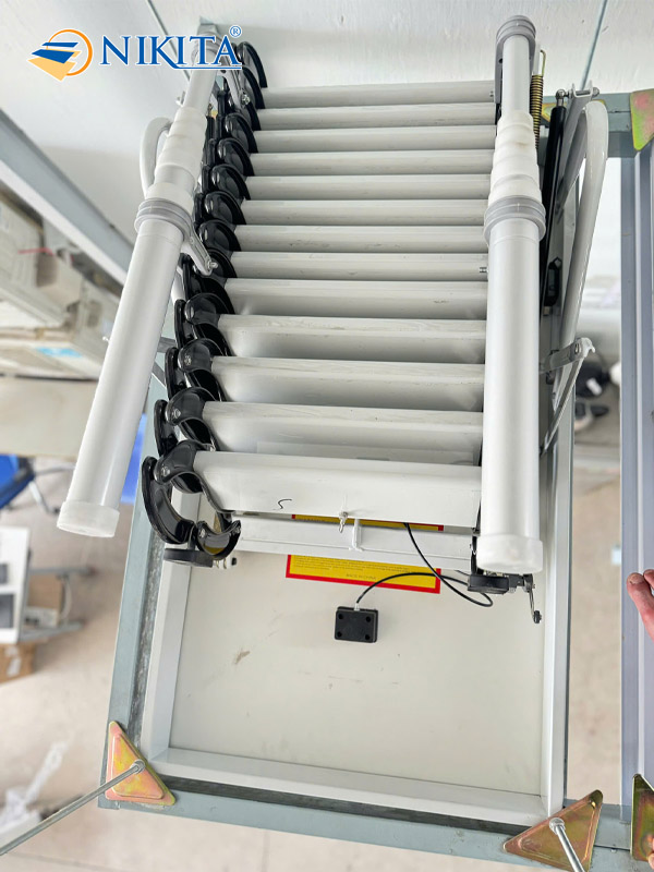 Cầu Thang Gác Xếp Điều Khiển Điện Cơ Âm Trần NIKITA NKT-AUT 3700